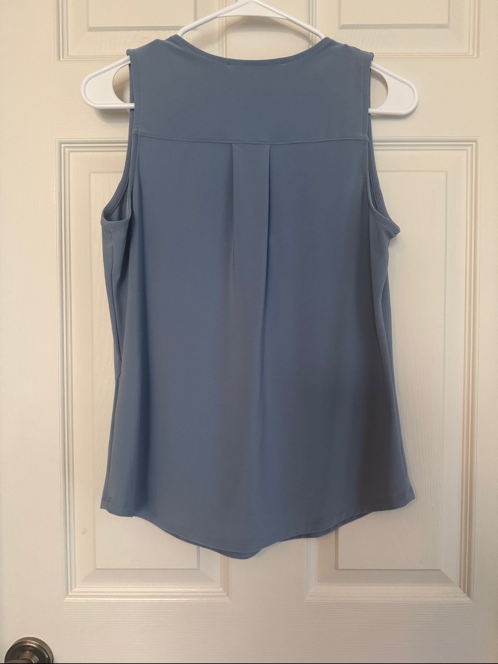 White House Black Market WHBM Dusty Blue Lace-Up V-Neck Sleeveless Shell - Picture 2 of 3